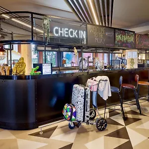 Hotel Moxy Luxembourg Airport, Niederanven