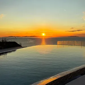 Hotel White Rock &